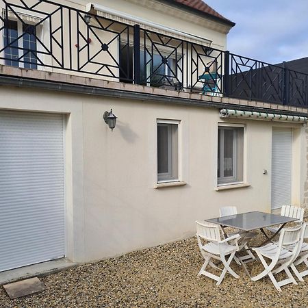 Chez Jaja Et Phiphi Lägenhet Bourg-et-Comin Exteriör bild