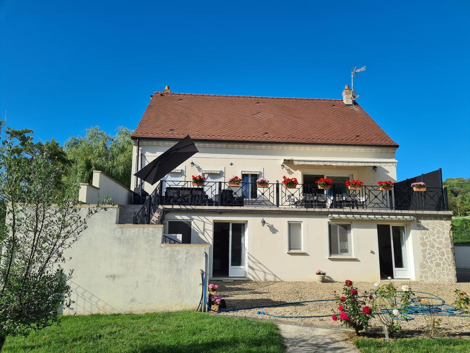 Chez Jaja Et Phiphi Lägenhet Bourg-et-Comin Exteriör bild