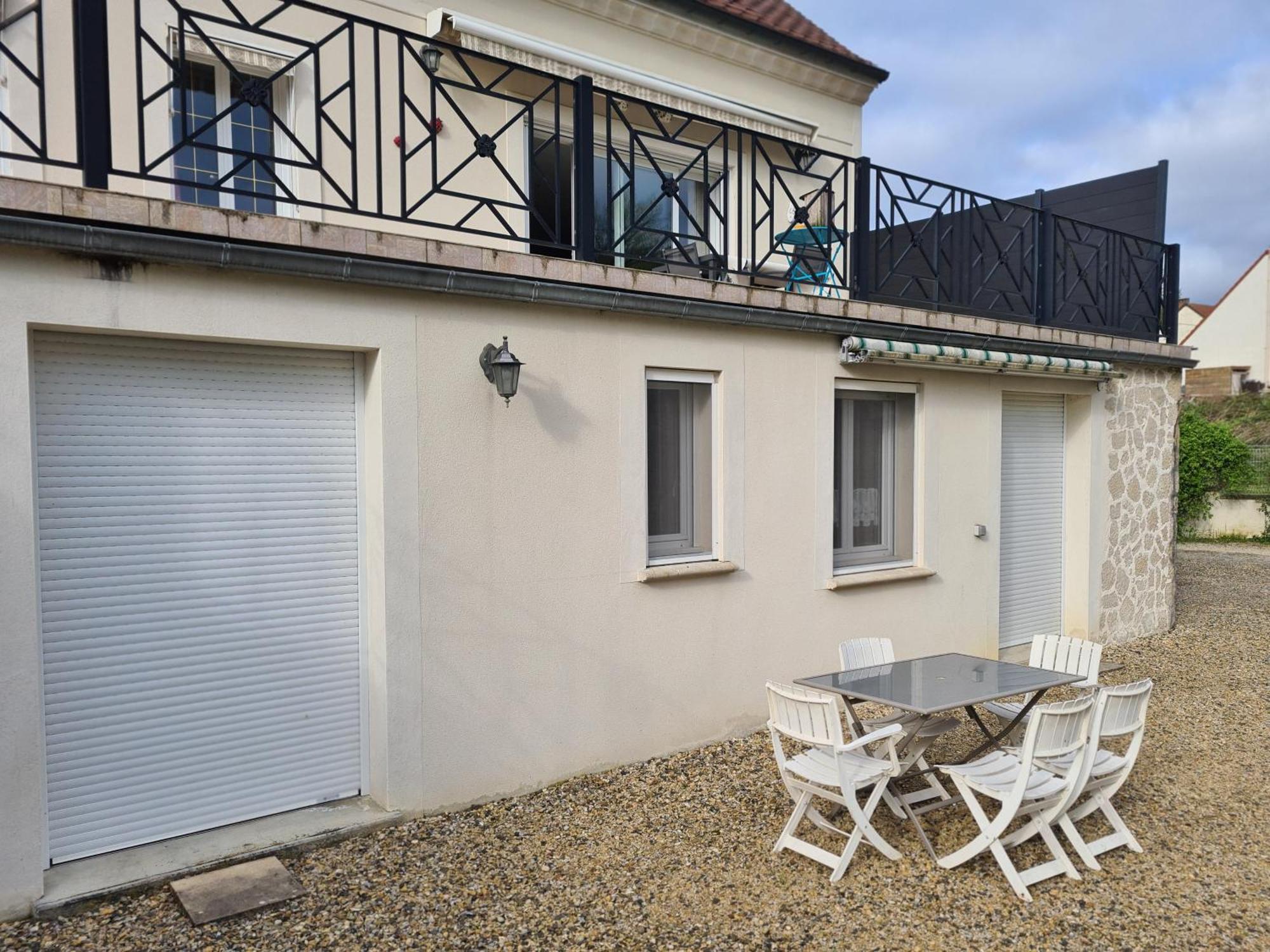 Chez Jaja Et Phiphi Lägenhet Bourg-et-Comin Exteriör bild