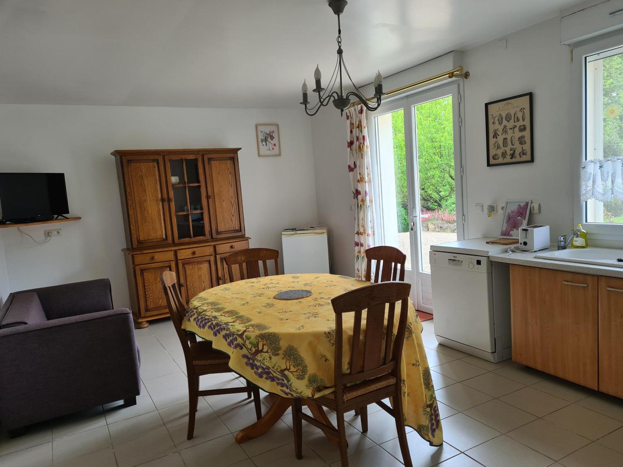 Chez Jaja Et Phiphi Lägenhet Bourg-et-Comin Exteriör bild
